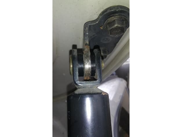 Rear-Hatch Strut-Mount Bushings — image 1 of 3
