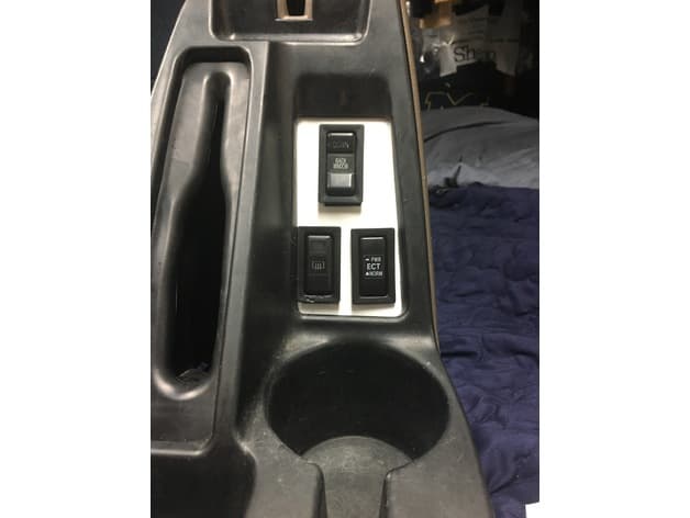 Centre-Console Switch Panel — image 1 of 3