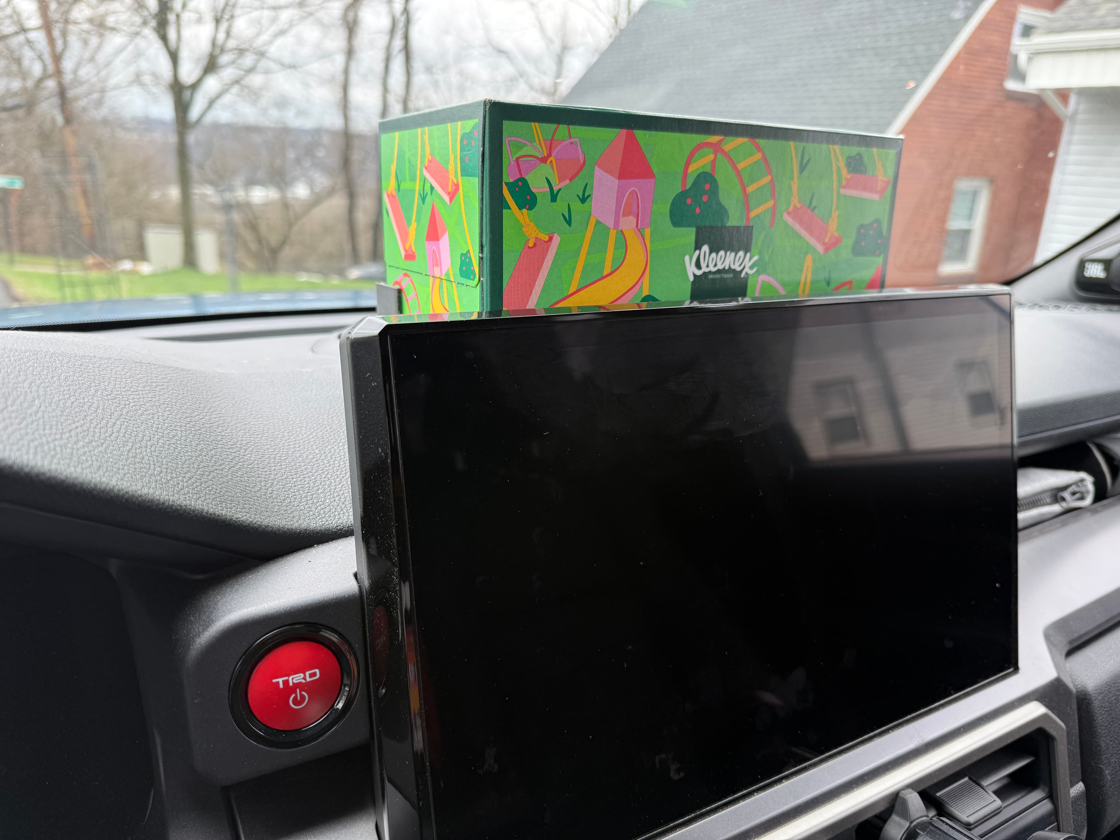 Rear-Seat Tissue-Box Holder — image 1 of 3