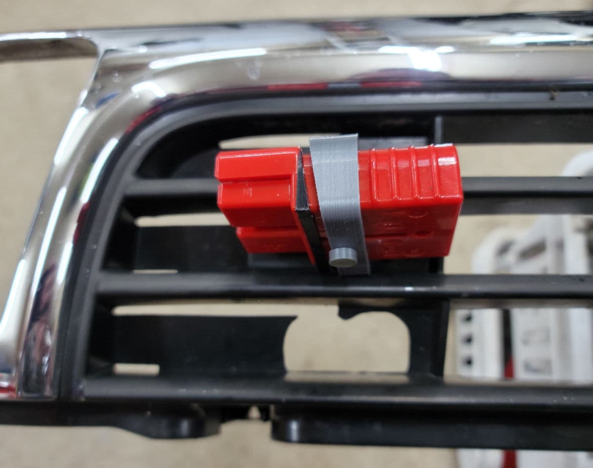 175-Amp Grille Quick-Disconnect Mount — image 1 of 2