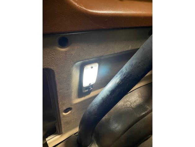 Rear Deck-Light Lens — image 1 of 3