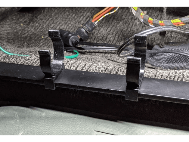 Seat-Bracket Equipment Clip