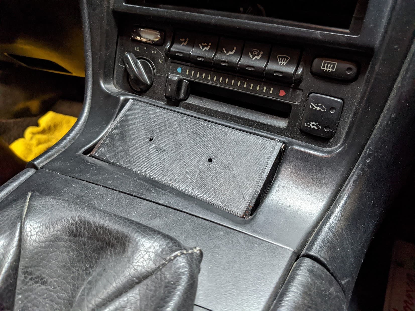 Ashtray-Lid Replacement and Phone Holder