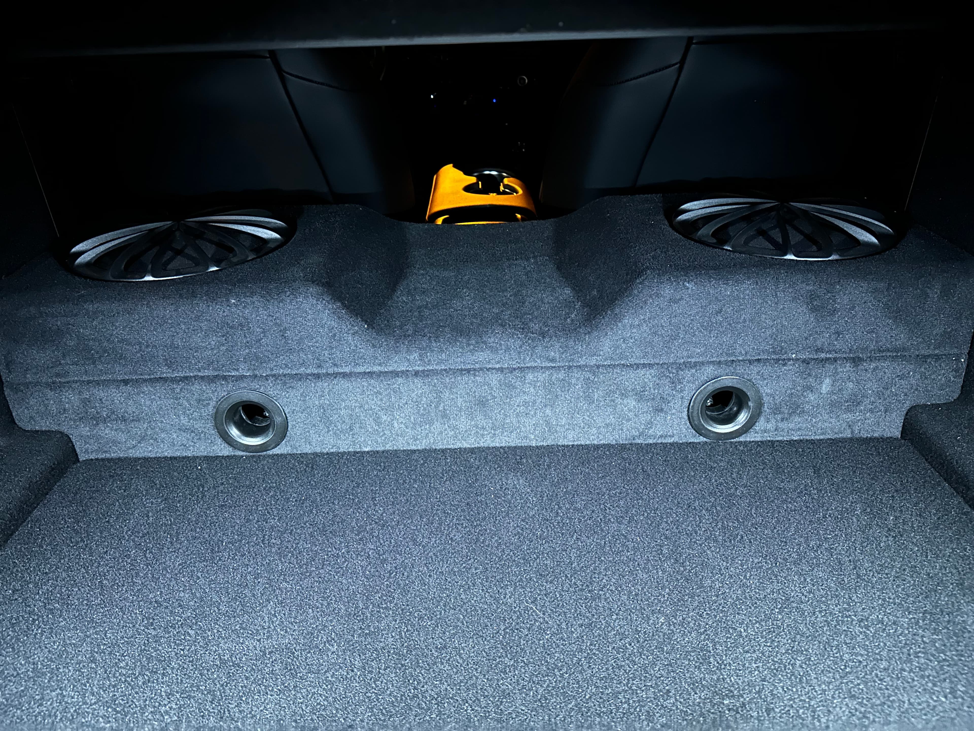Rear Subwoofer Bass-Reflex Port Set