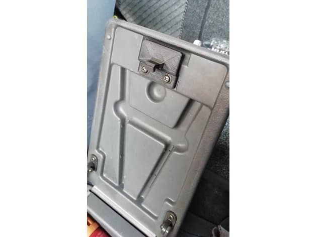 Centre-Console Latch — image 1 of 2